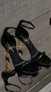 623708498: Chica busca chico en Lugo