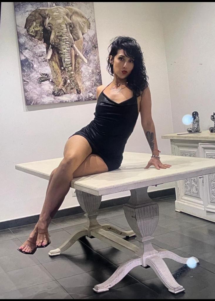 Chica busca chico en Cádiz: 