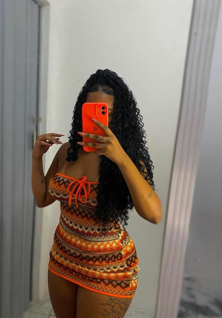 Chica busca chico en Granada: 