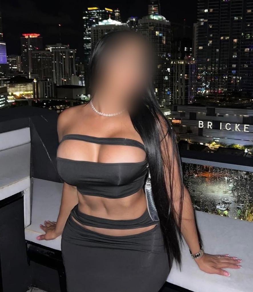 Chica busca chico en Almería: 