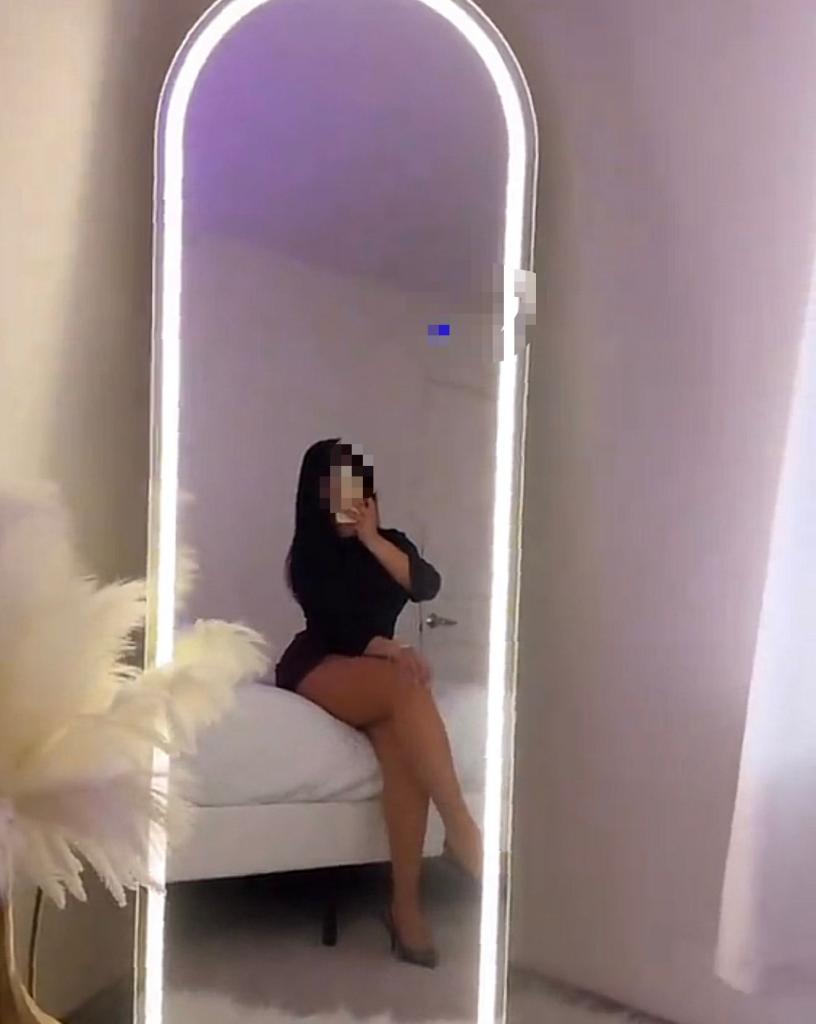 Chica busca chico en Granada: 