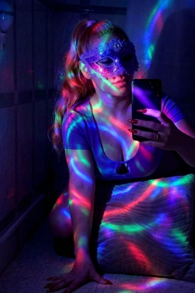 678778566: Chica busca chico en Barcelona