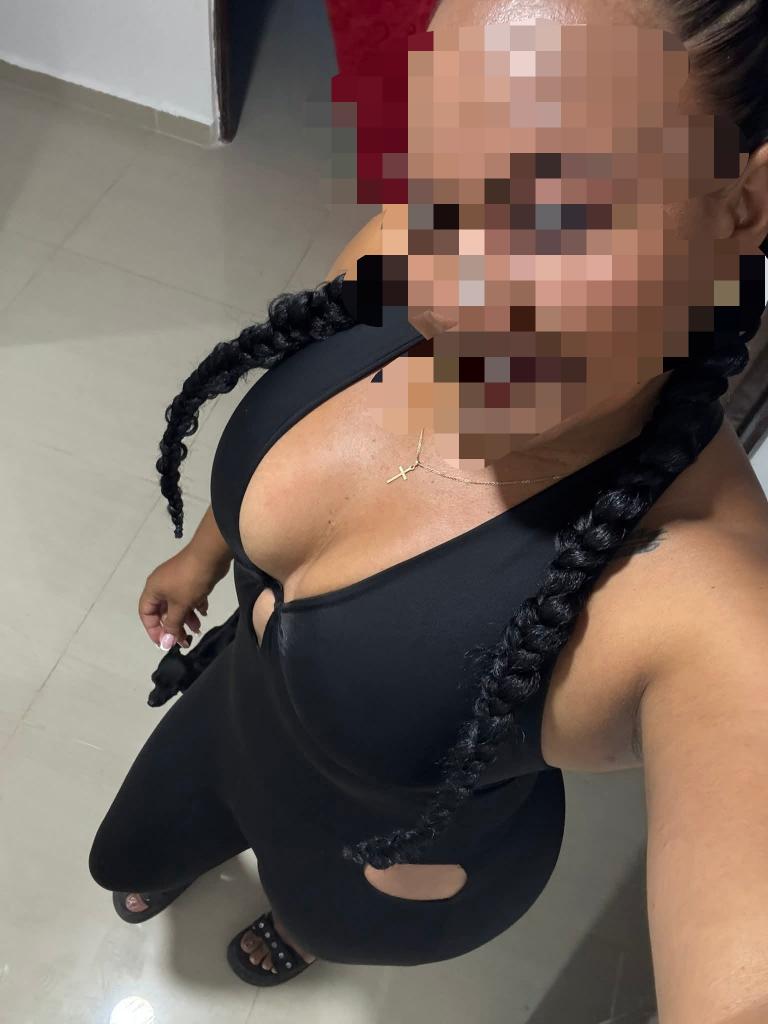 631145393: Chica busca chico en Cantabria