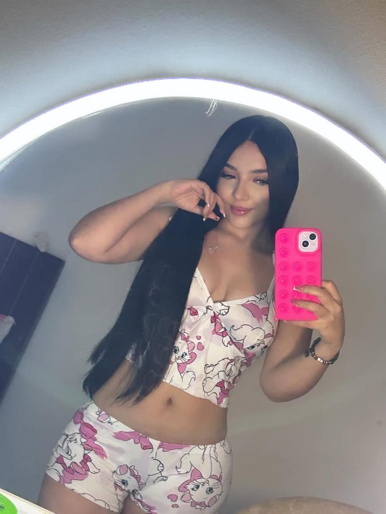 Chica busca chico en Tenerife: 