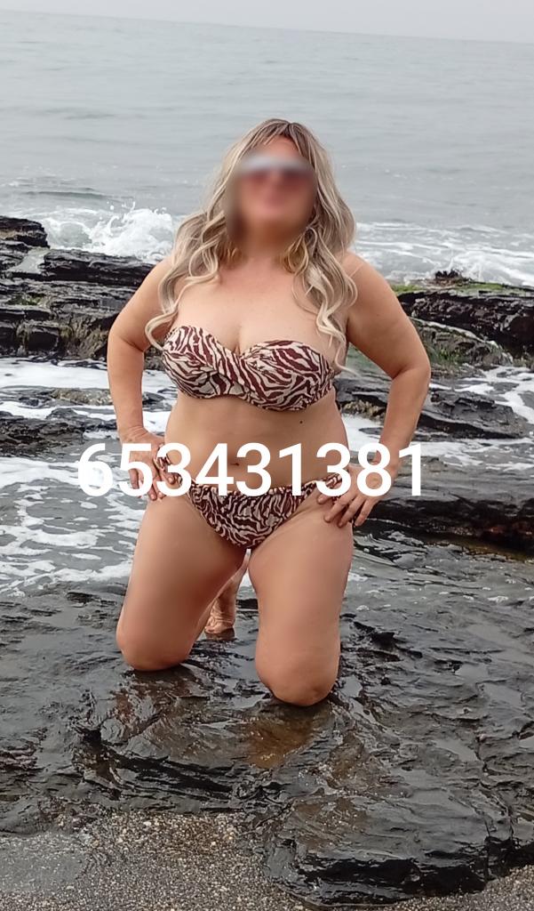 692429990: Chica busca chico en Almería