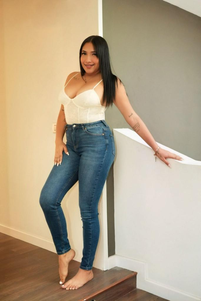 617785763: Chica busca chico en Barcelona