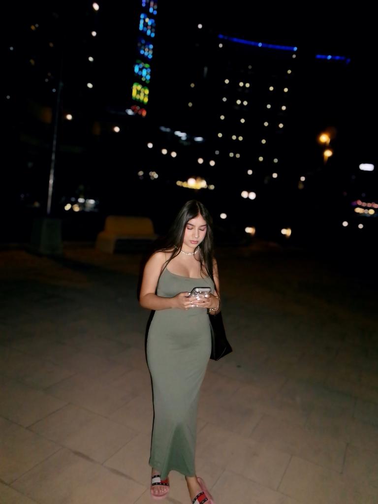 647162929: Chica busca chico en Murcia