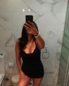 743095406: Chica busca chico en Pontevedra