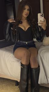 604195677: Chica busca chico en Orense