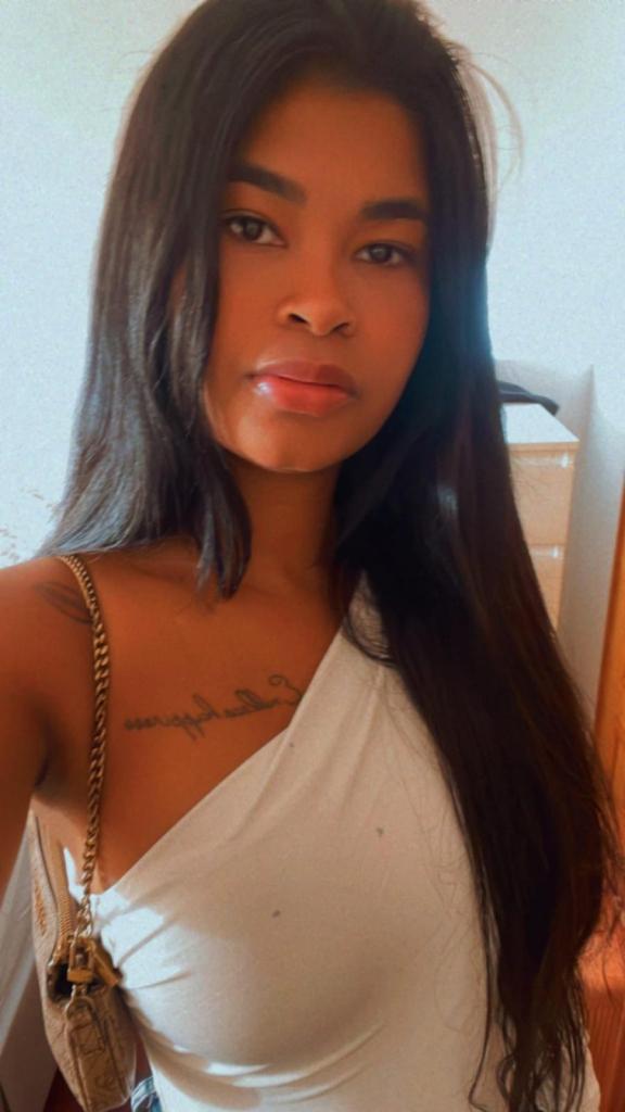 610048307: Chica busca chico en La Coruña