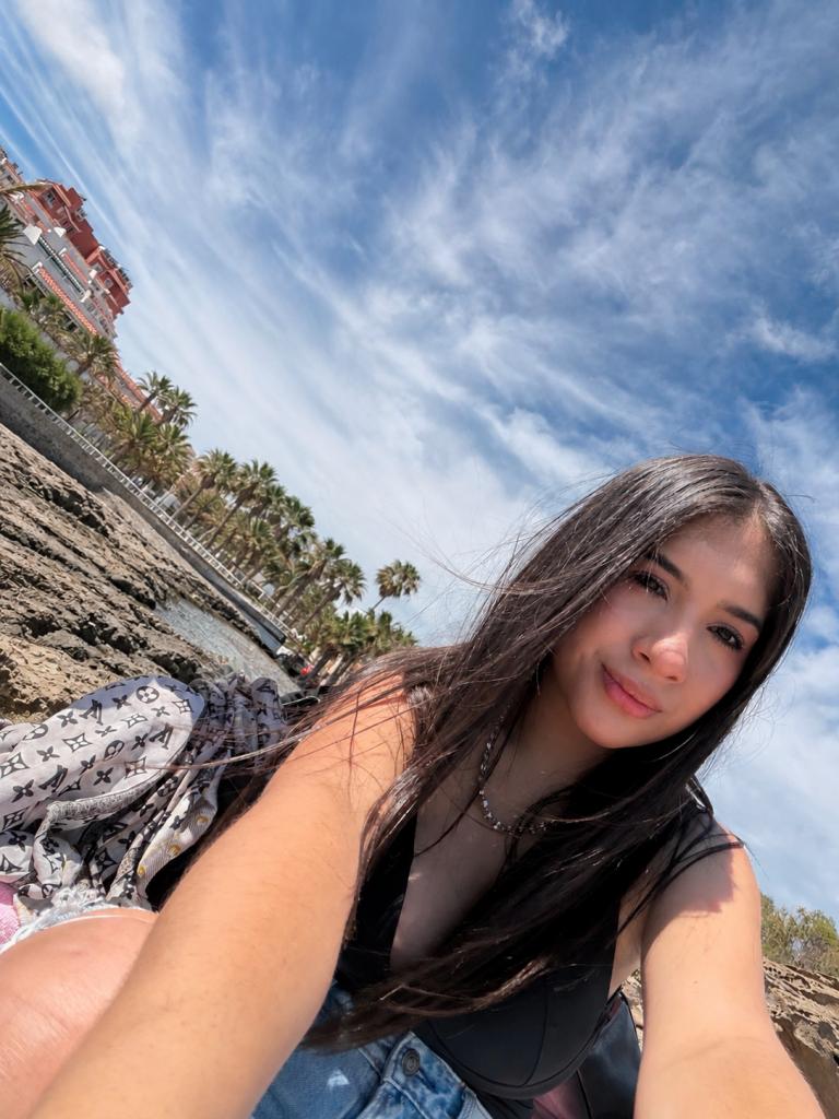 647162929: Chica busca chico en Murcia