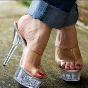 665271608: Chica busca chico en Madrid