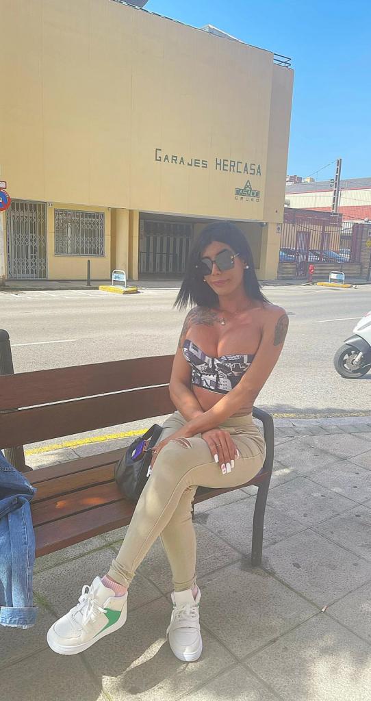 623558949: Travesti en Valencia