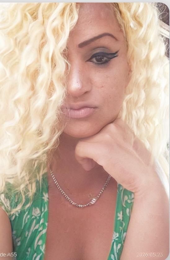 Chica busca chico en Cádiz: 