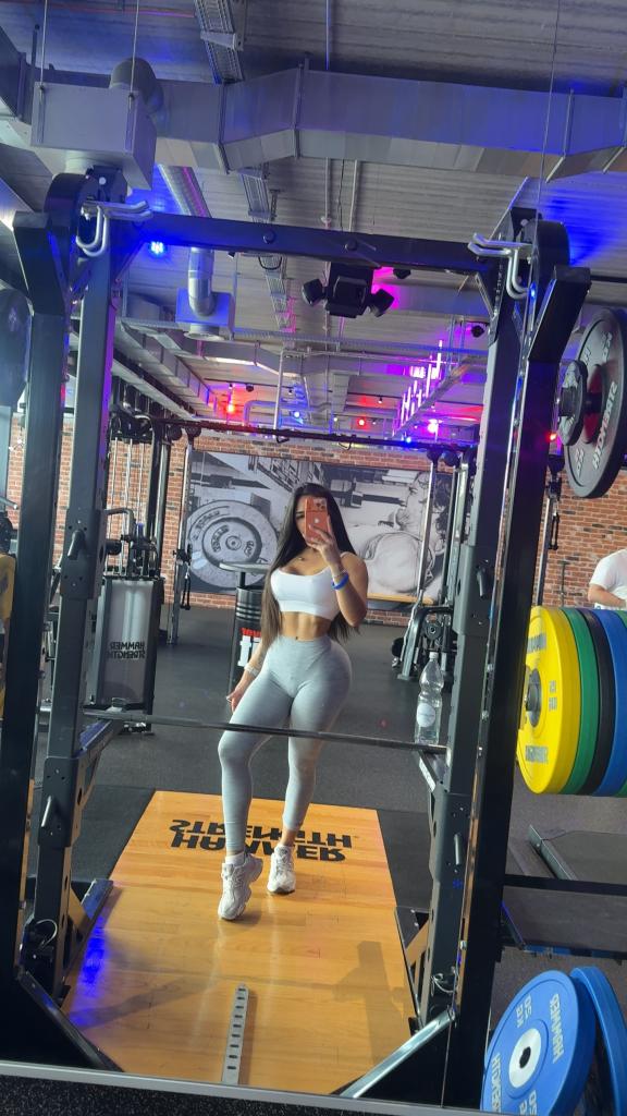 695264908: Chica busca chico en Mallorca