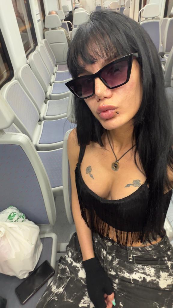 697744896: Travesti en Barcelona