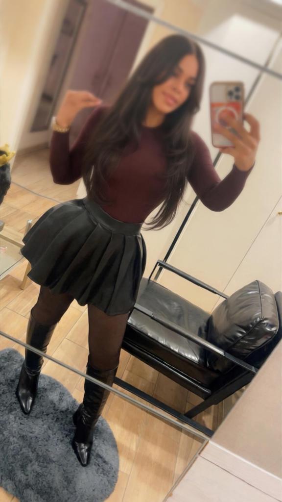 643876294: Chica busca chico en Málaga