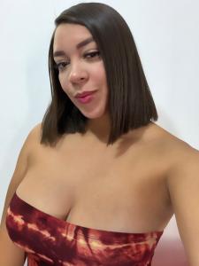 610881364: Chica busca chico en Sevilla