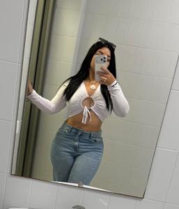 613573147: Chica busca chico en Barcelona