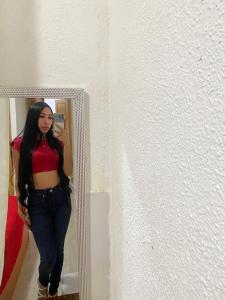 613755193: Chica busca chico en Sevilla