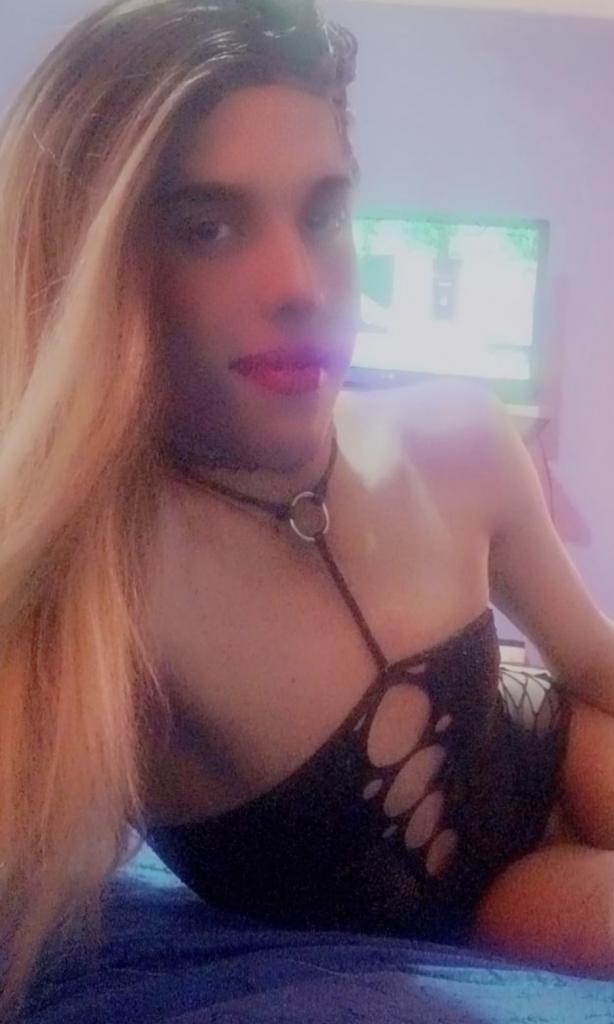 641399656: Travesti en León