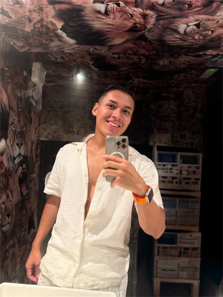 631232992: Chico busca chica en Barcelona
