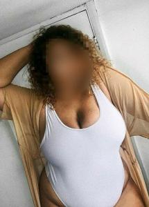613207904: Chica busca chico en Sevilla