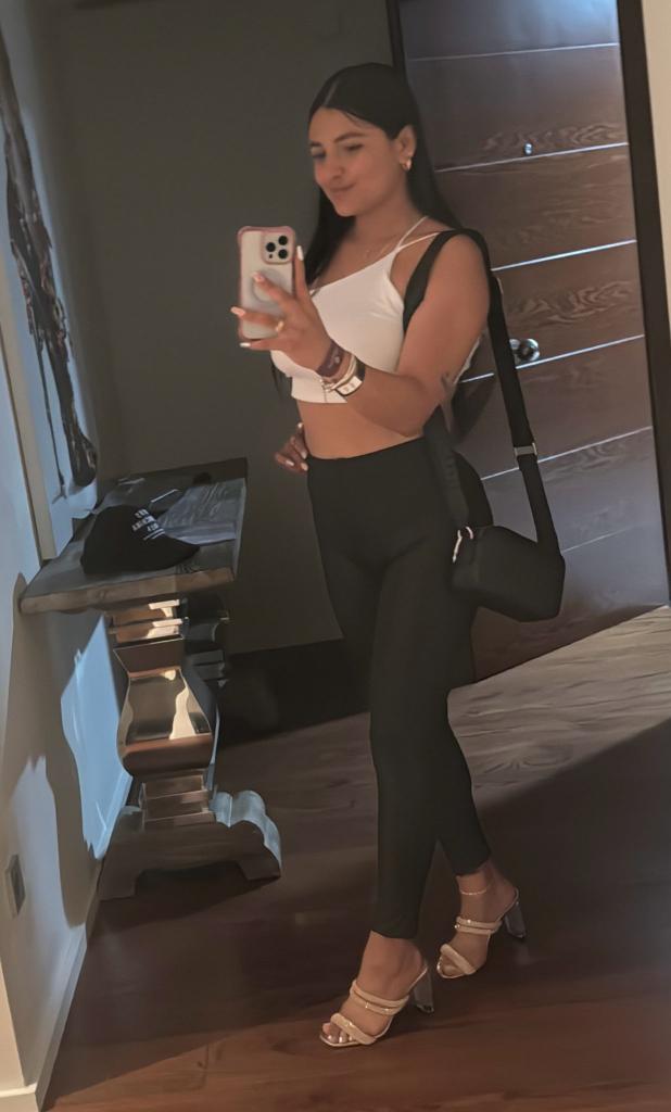 745092621: Chica busca chico en Ibiza