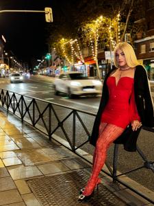 613605303: Travesti en Barcelona