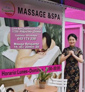 643174338: Chica busca chico en Gerona