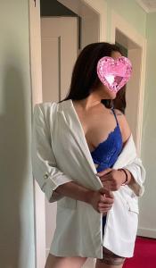 672810676: Chica busca chico en Barcelona