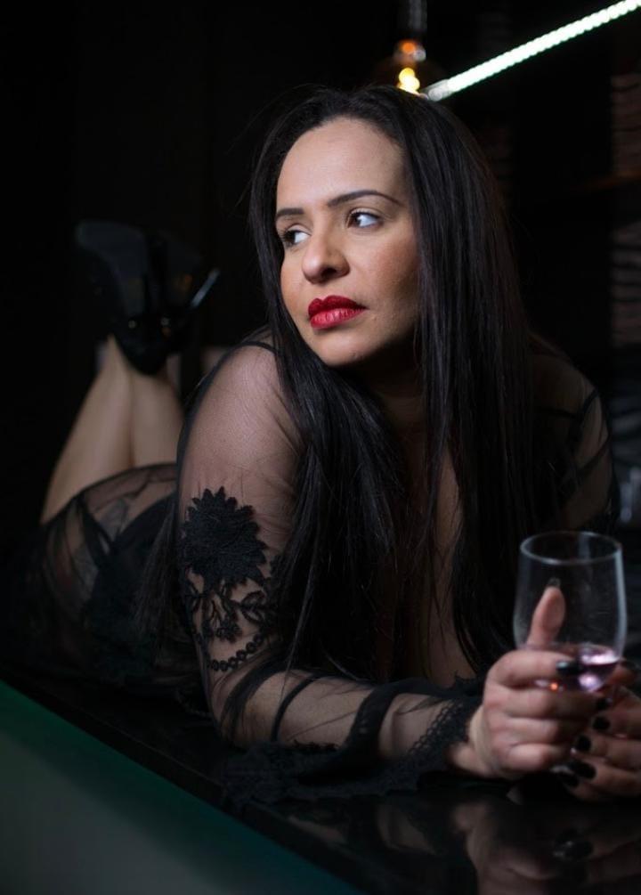 647929660: Chica busca chico en Valencia