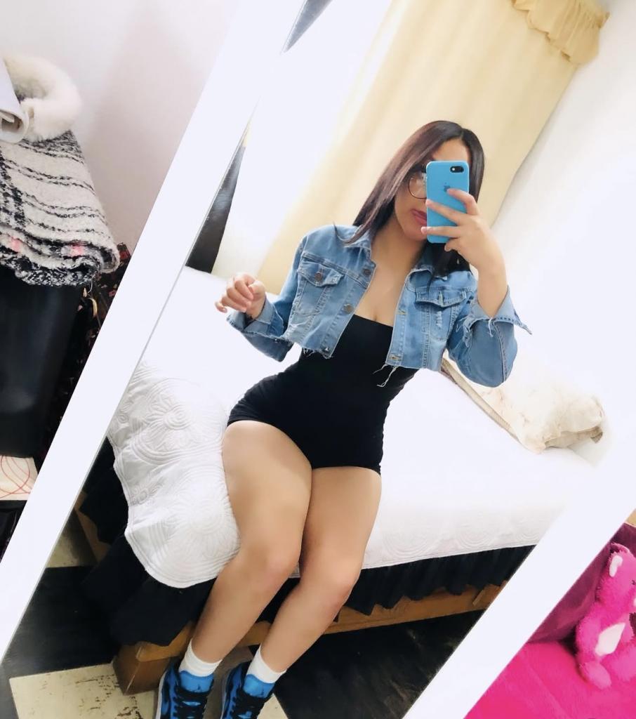 Chica busca chico en Cádiz: 