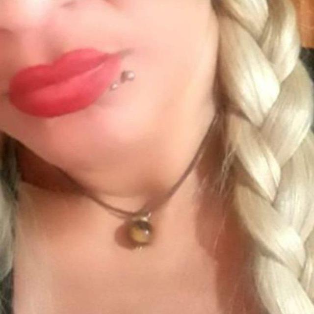 663710848: Chica busca chico en Madrid