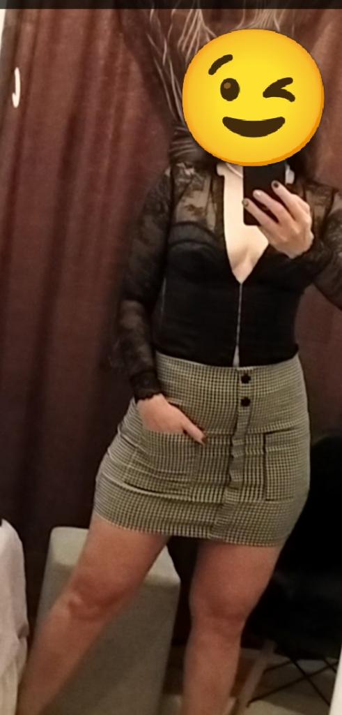 608298922: Chica busca chico en Sevilla