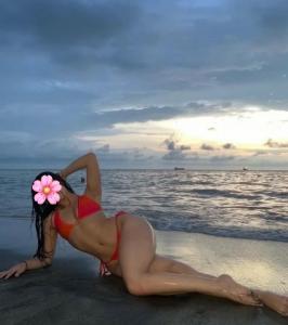 613542276: Chica busca chico en Madrid