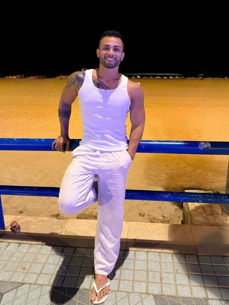 692592475: Chico busca chica en Mallorca