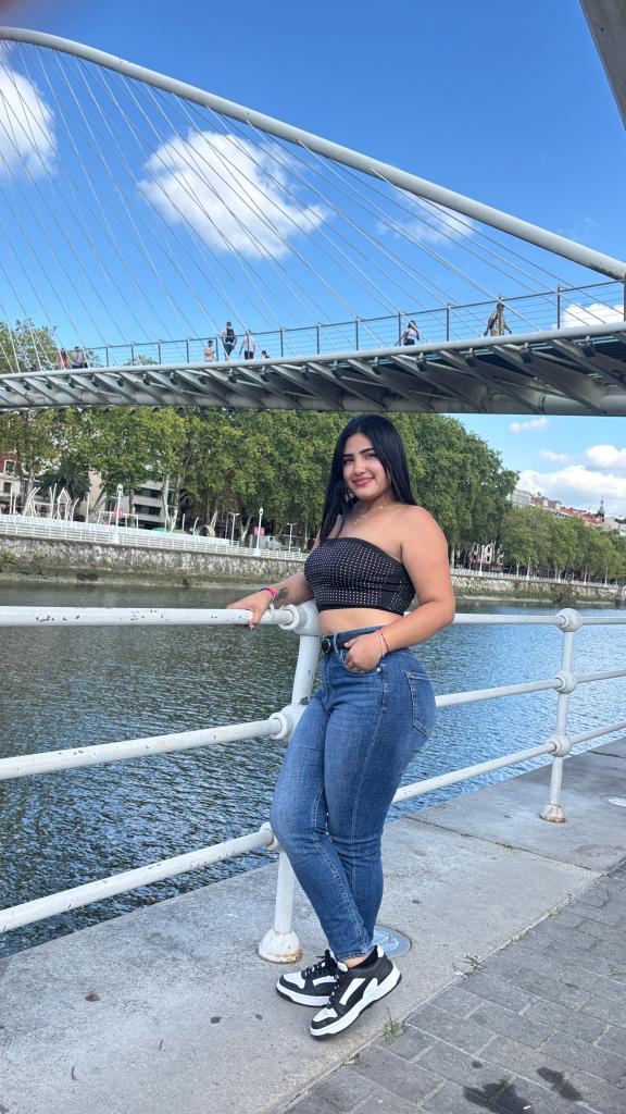 658208227: Chica busca chico en Pontevedra