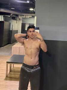 692543750: Chico busca chica en Barcelona