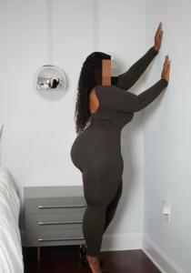 647207087: Chica busca chico en Barcelona