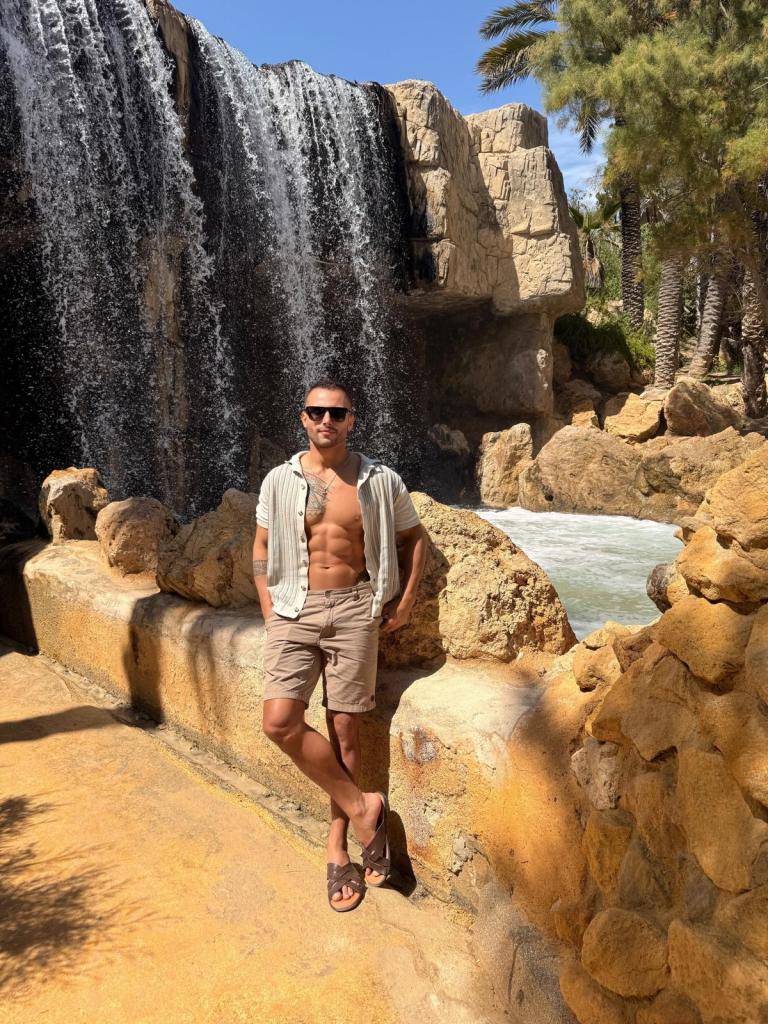 692592475: Chico busca chica en Mallorca