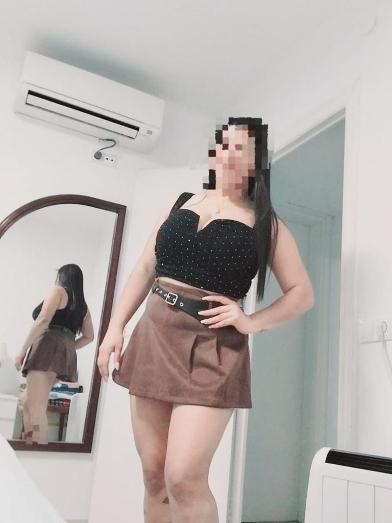 745077279: Chica busca chico en Madrid