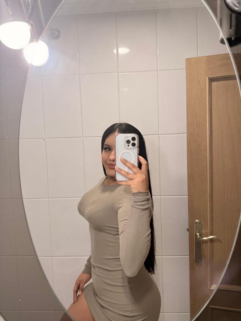 Chica busca chico en Almería: Chica busca chico