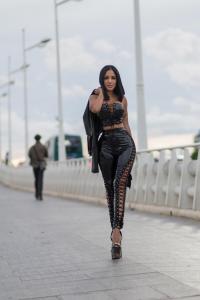 667049720: Chica busca chico en Valencia