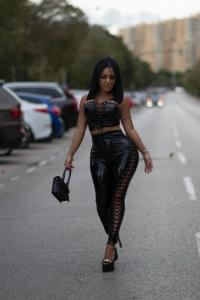 667049720: Chica busca chico en Valencia