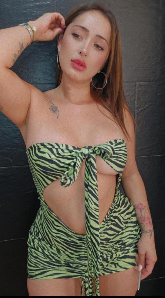 676463299: Chica busca chico en Pontevedra