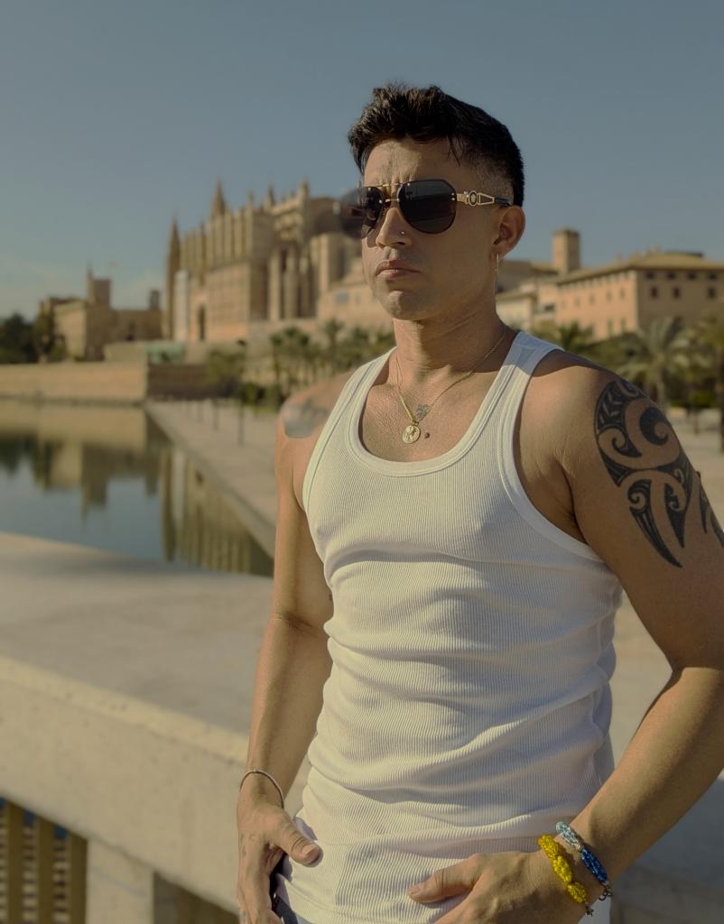 Chico busca chica en Mallorca: 