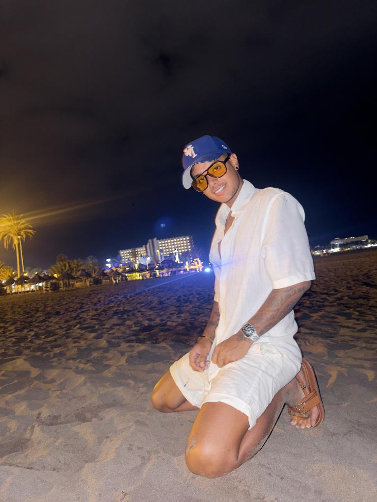 Chico busca chica en Sevilla: 