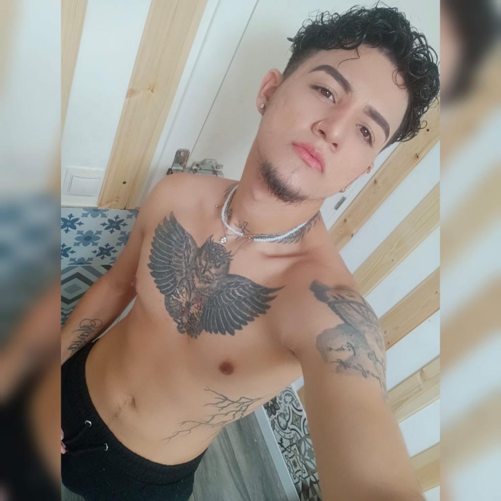 Chico busca chica en Granada: 