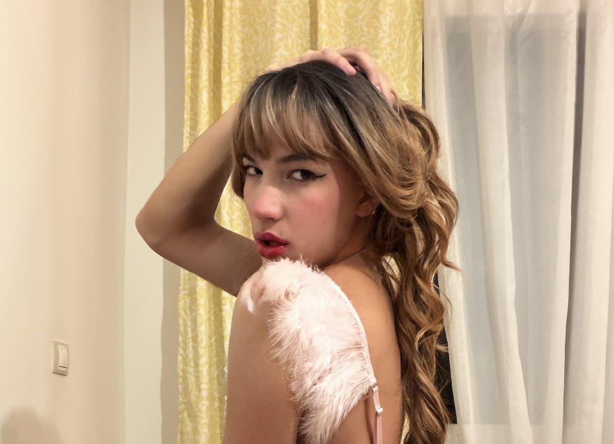 627421704: Transexual en León